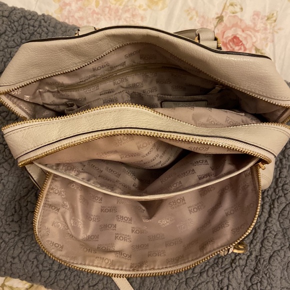 White/ ivory Michael Kors Bag - Picture 8 of 8